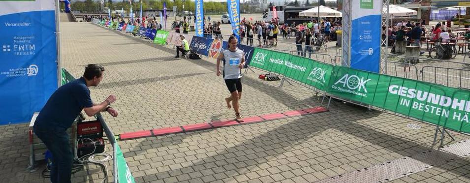 42,195 Kilometer unten ohne: Ein Gespräch mit Barfuß-Marathon Sammler Alex Kiesow
