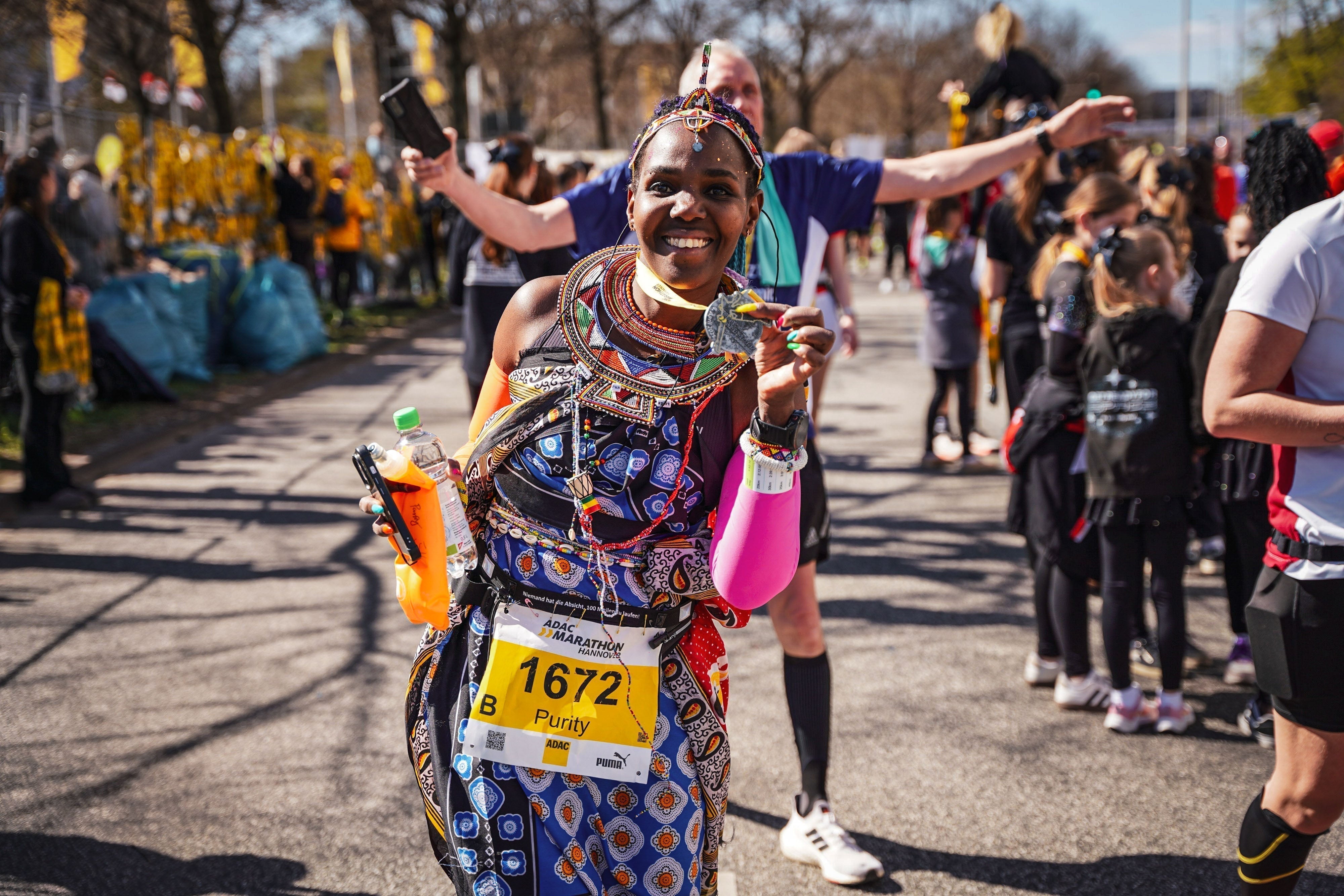 246 Kilometer in Sandalen – Purity Jenninger im Interview